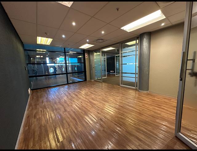 492M² OFFICE TO LET IN SANDTON CENTRAL